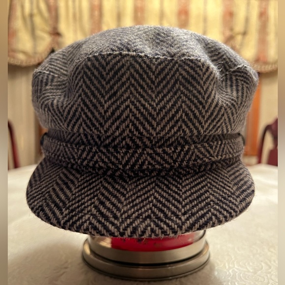 Sterkowski/ 61/ Cap - Picture 1 of 3